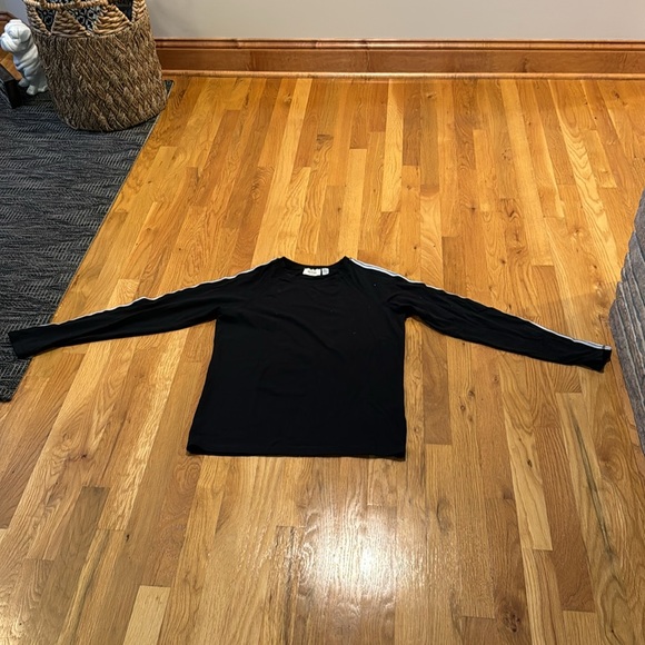 Black Long-Sleeve Shirt - Picture 2 of 4
